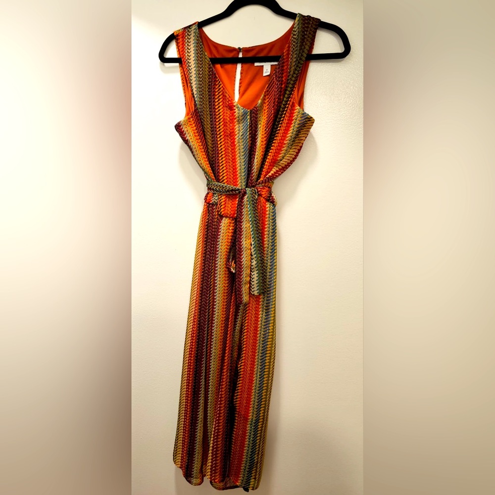 Nine West: multi-color midi dress. Button closure. Size 12